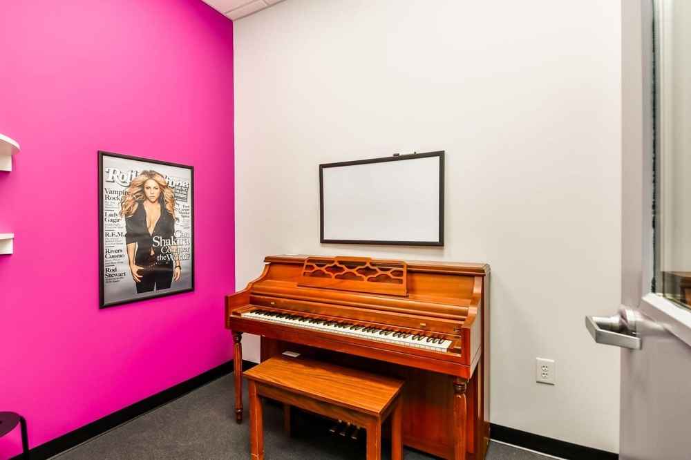 Bach to Rock Sandy Plains room with piano