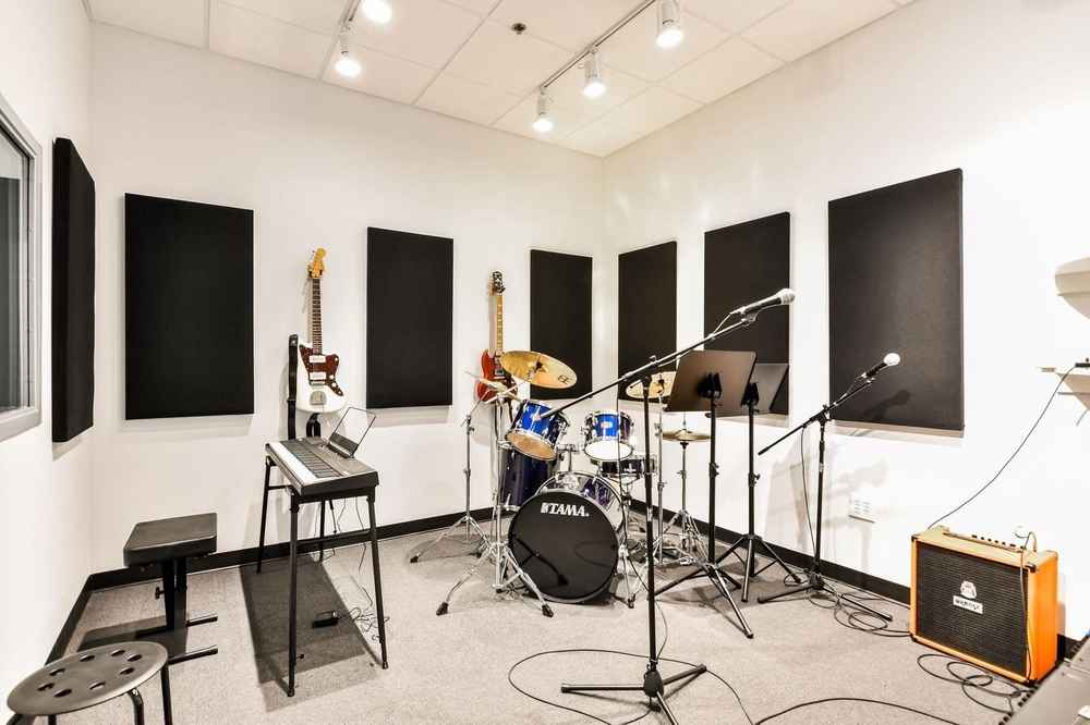 Bach to Rock Sandy Plains room with instruments